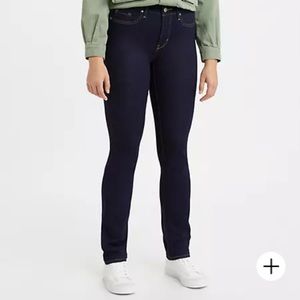 Levi Shaping jeans - EUC